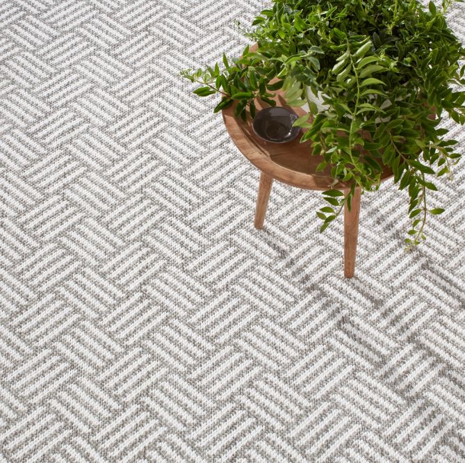Crisscross Platinum Handwoven Indoor/Outdoor Rug