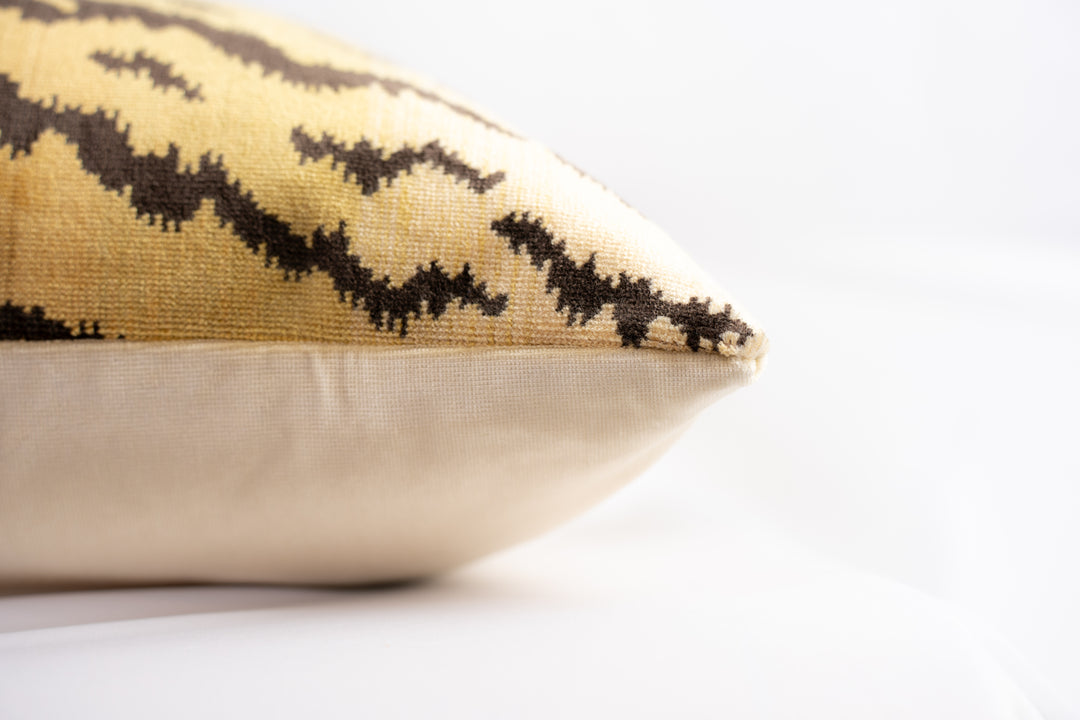 Tigre Pillow-Ivory/Gold/Black