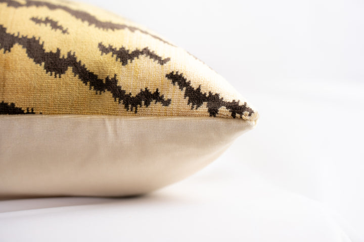 Tigre Pillow-Ivory/Gold/Black