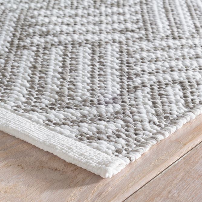 Crisscross Platinum Handwoven Indoor/Outdoor Rug