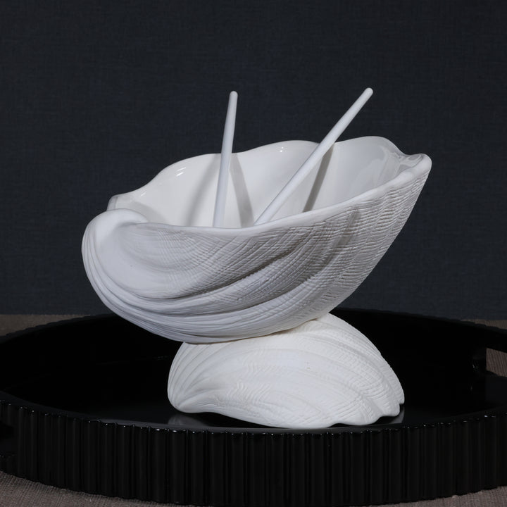 La Coquille Stoneware Clam Shell Bowl