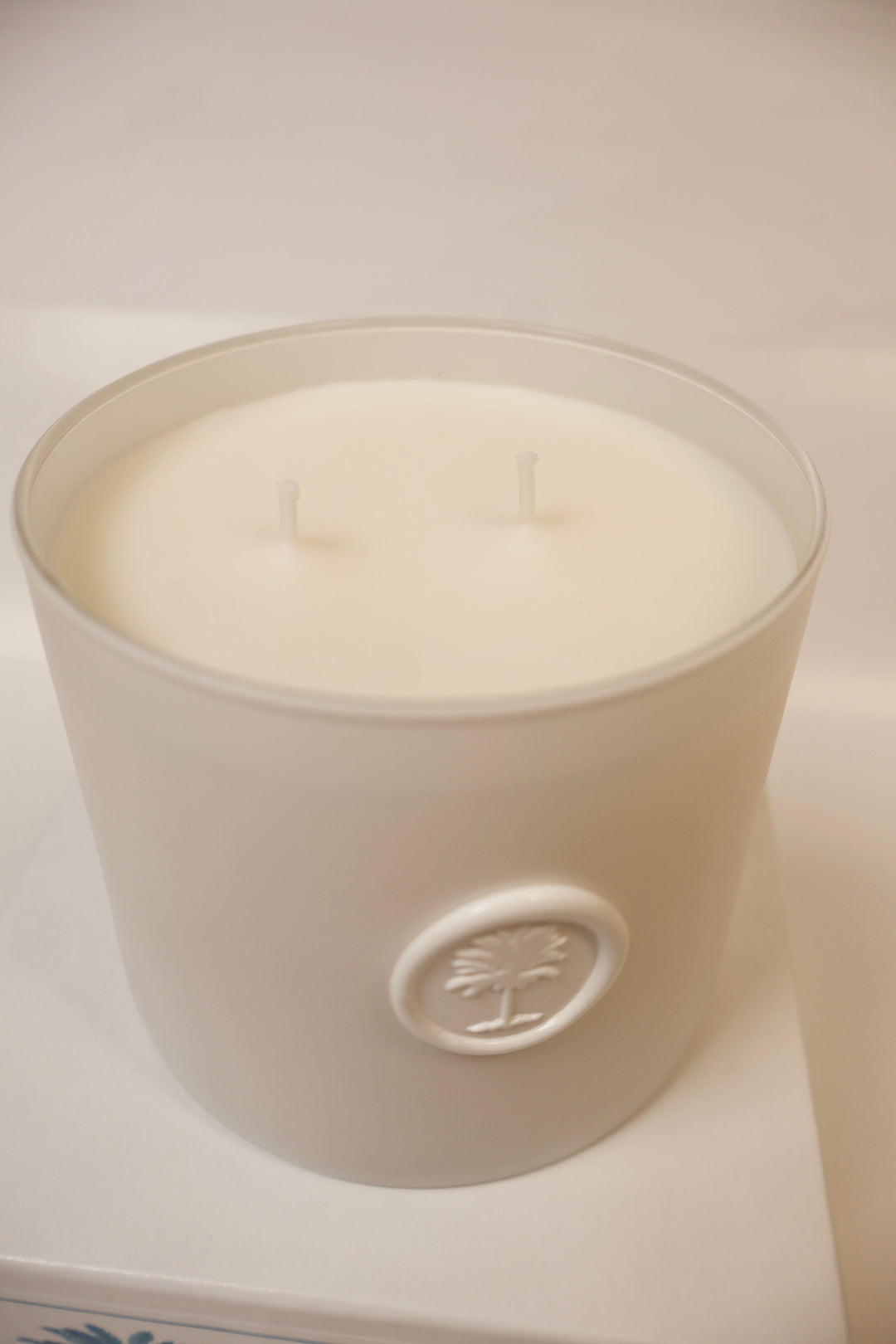 White Palm Naples Candle- 18oz