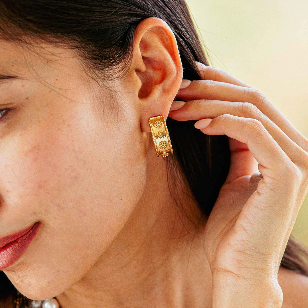Berry Classic Small Hoop Earrings Gold